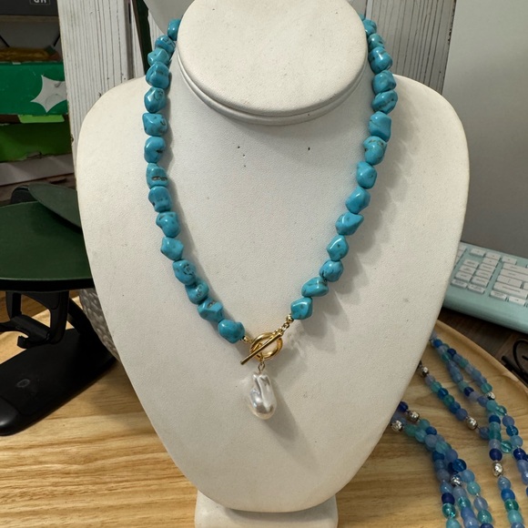 NEW YORK FASHION NECKLACE - Picture 2 of 9